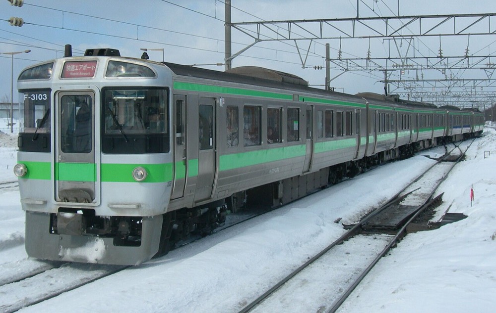 A JR Hokkaido 721 series train, used on the rapid service between New Chitose Airport and Sapporo
