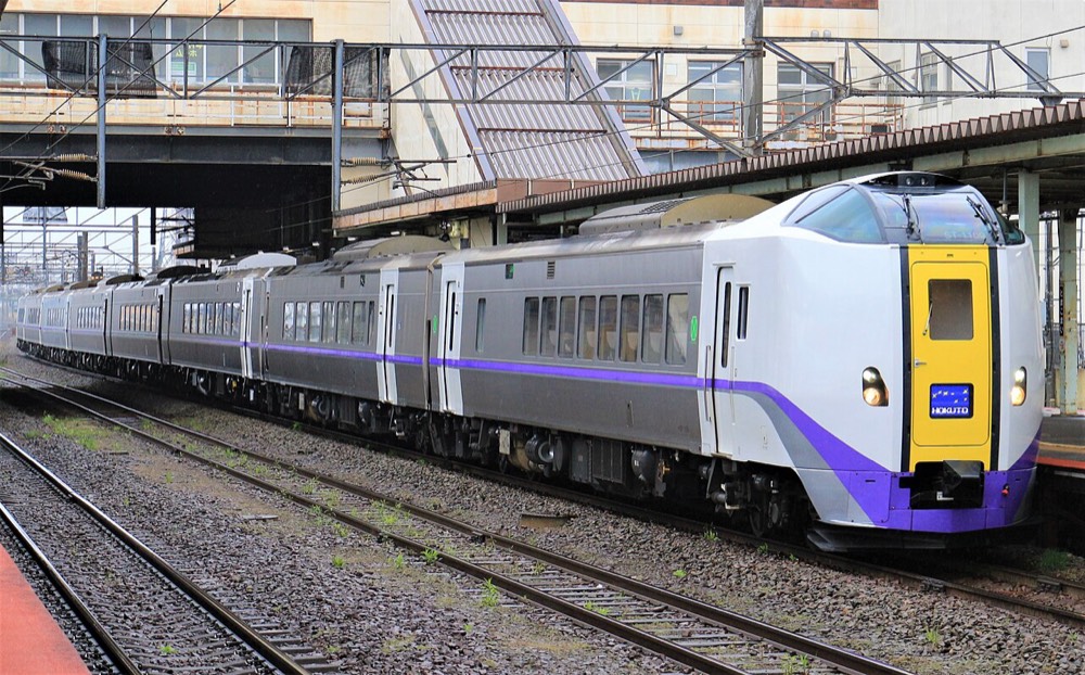 A JR Hokkaido Limited Express Hokuto train, the main service to Hakodate
